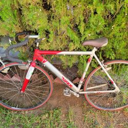 Trax Crimson Road Bike