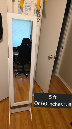 Standing Jewelry Armoire w Mirror