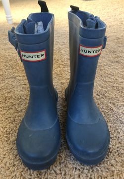 Boys Hunter rain boots, size 9