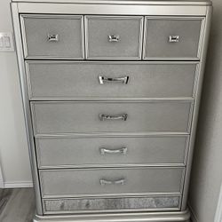 Bedroom set(from Ashley)