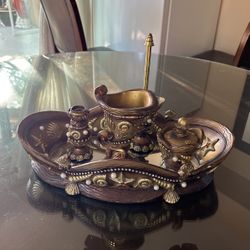 Dining room table centerpiece