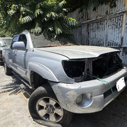 2008 Toyota Tacoma PreRunner Double Cab Long Bed 2WD No Cats No Engine No Transmission PARTS ONLY 