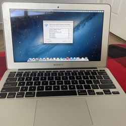 MacBook Air In Excellent Condition 