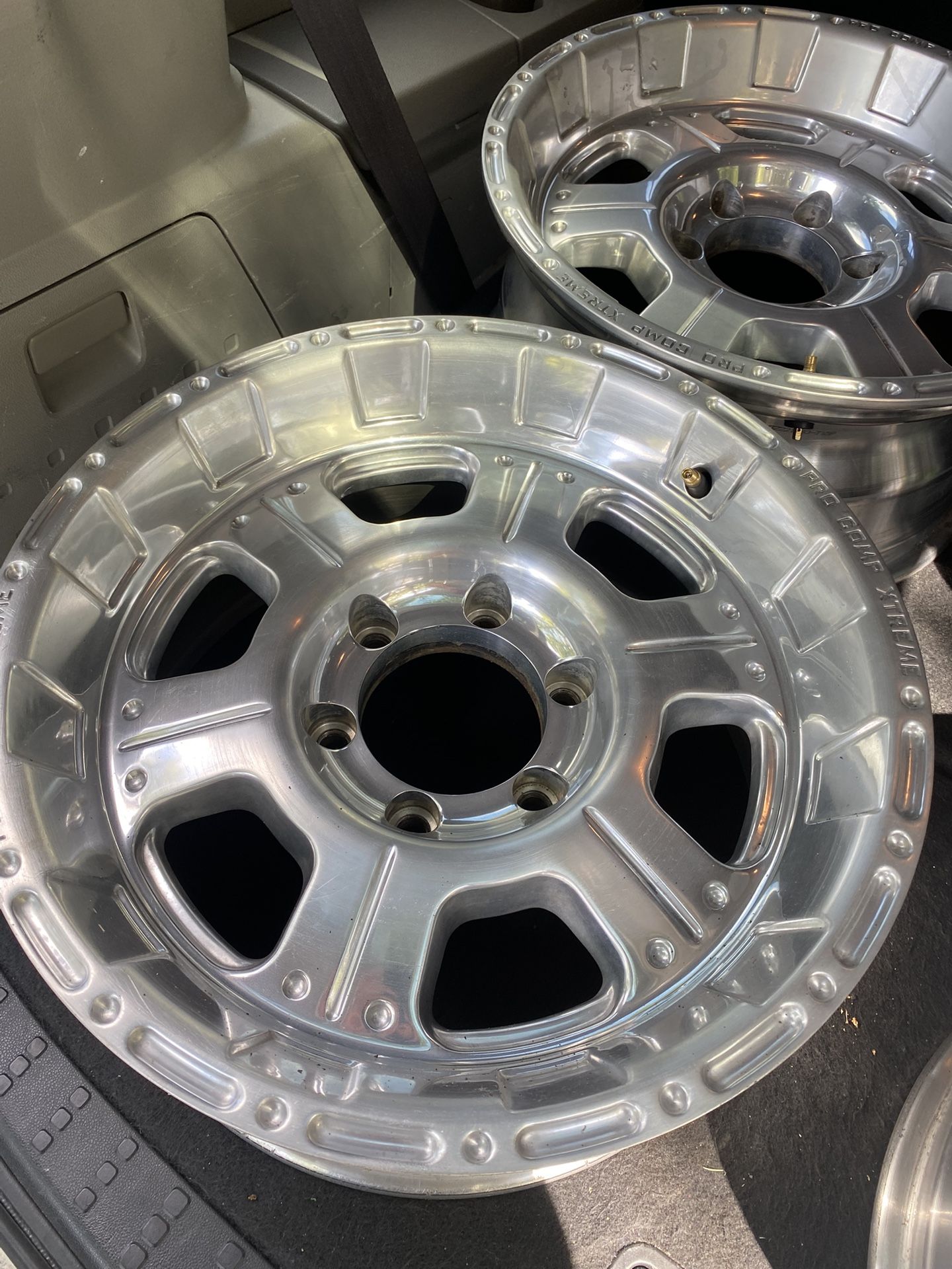 17 Inch Aluminium Wheels  6x5.5 same 6x139.7 Chevy Chevrolet