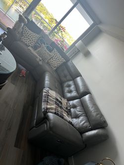 Macy Leather Sectional With 2 Recliners 