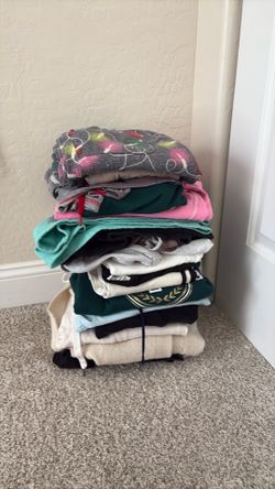 Women’s clothing mostly lounge sizes s-l