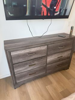 Bed Room Dresser & Nightstand 