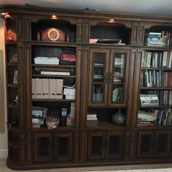 💼 Desk + Wall Unit – Free 