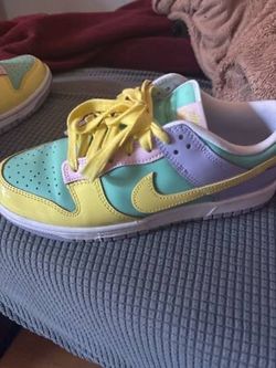 nike dunk low retro easter size 8 $30