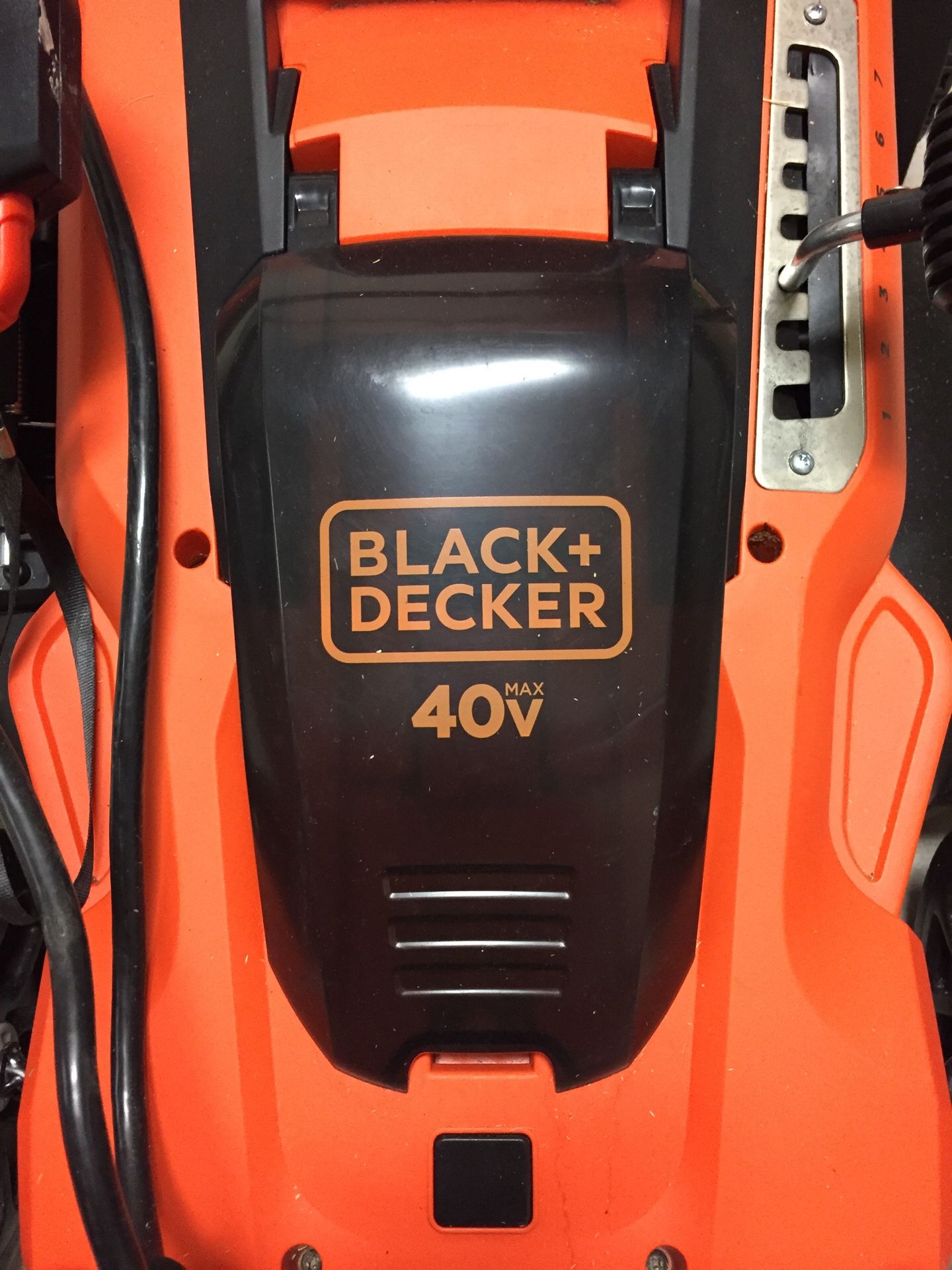 Black Decker 40 Max V Electric Lawn Mower