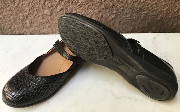 Textured Black Leather Non Skid Dansko Flats Size 7 Clothing Textured Black Leather Non Skid Dansko Flats Size 7 Clothing Shoes In Raleigh Nc Offerup