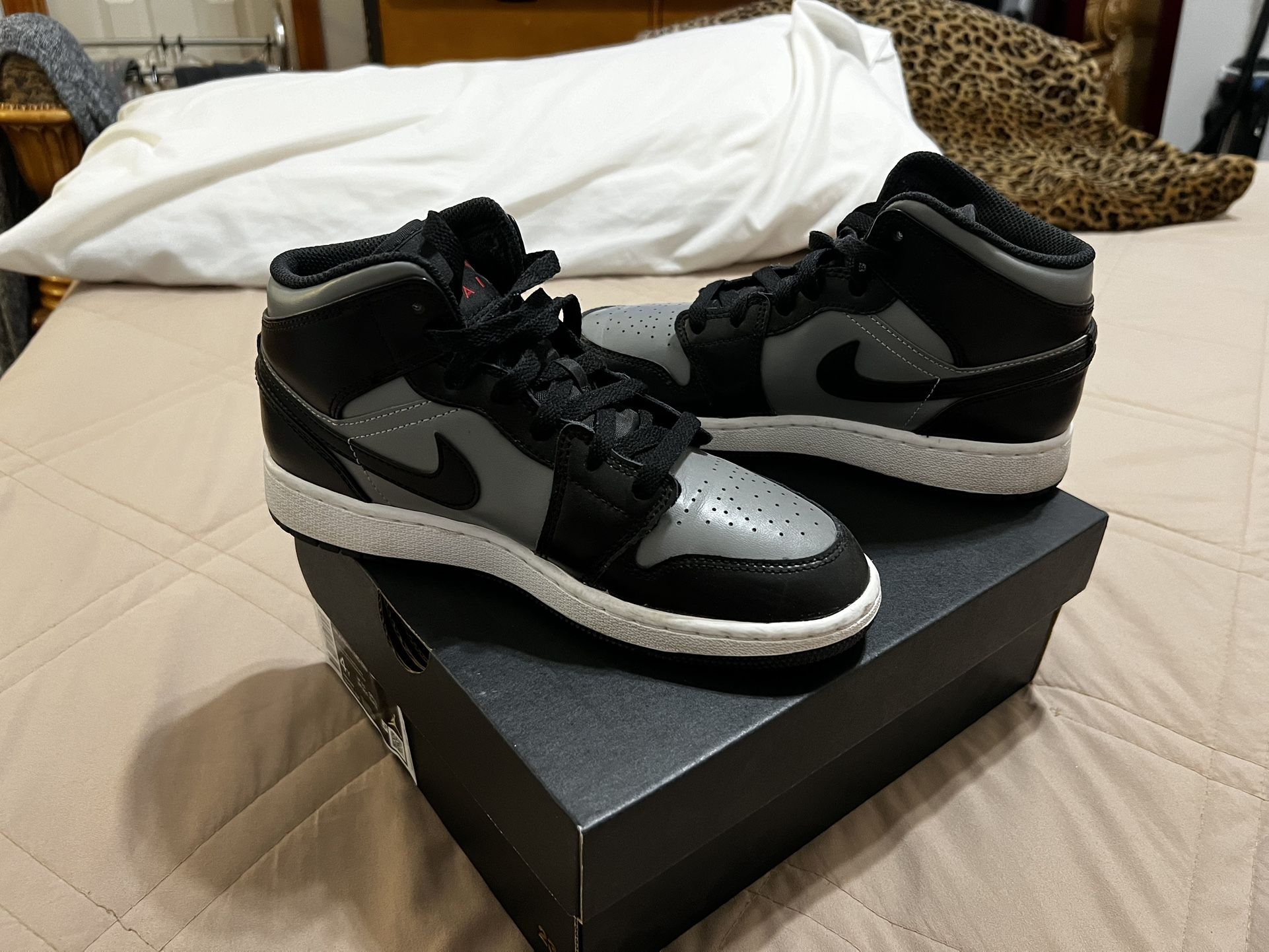 Air Jordan 1 MID (GS)