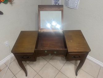 Vintage Vanity with Folding Mirror
