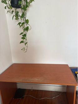 Free desk