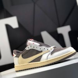 Jordan 1 Low Travis Scott Reverse Mocha 52