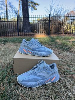 Yeezy inertia 700