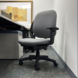 Office Chair / Task Chairs | 25% Off Sale