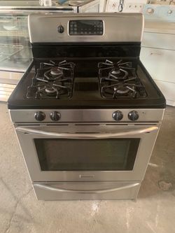 Gas stove Frigidaire good condition 90 days warranty Estufa gas Frigidaire buenas Condiciones 90 dias de Garantia