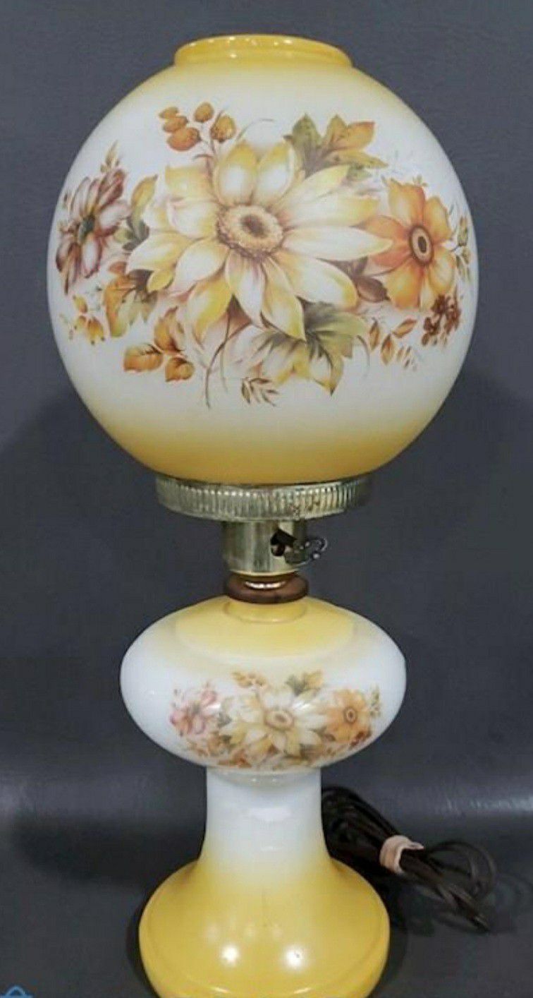 Hurricane Lamp Vintsge Butterscotch Rare Globe Parlor Gone With The Wind 