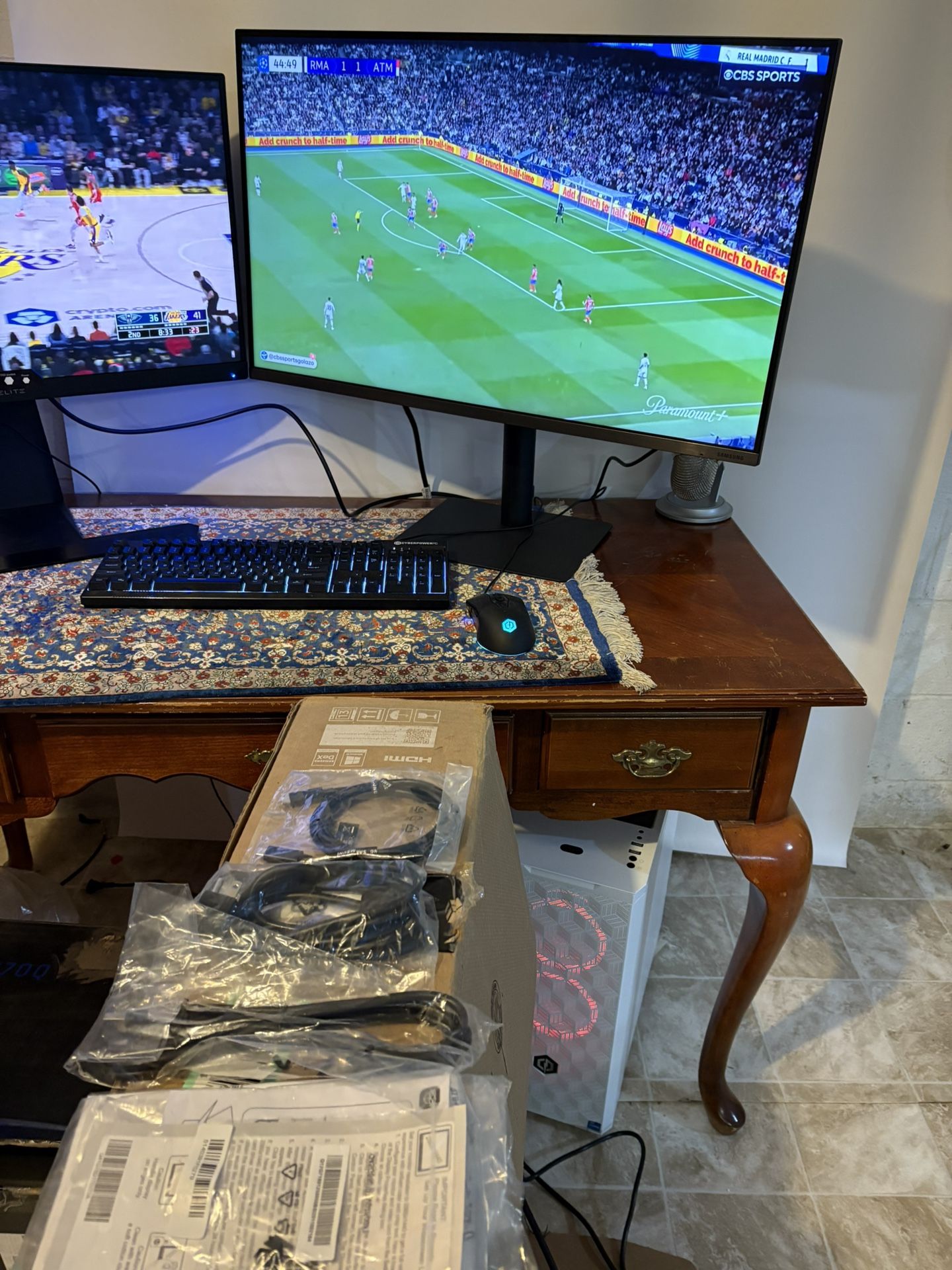 Samsung 32” UHD Monitor