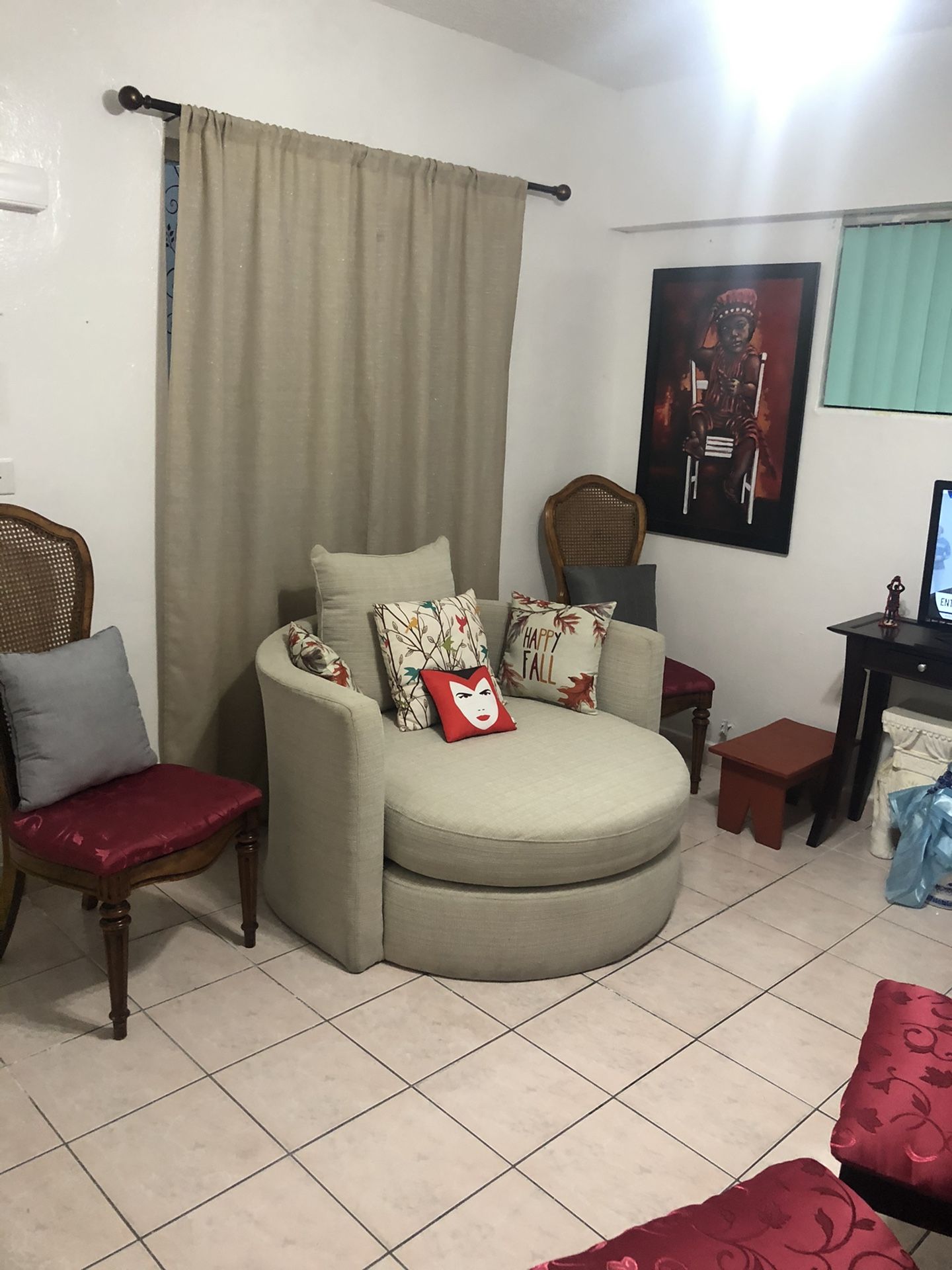 4 chairs,loveseat