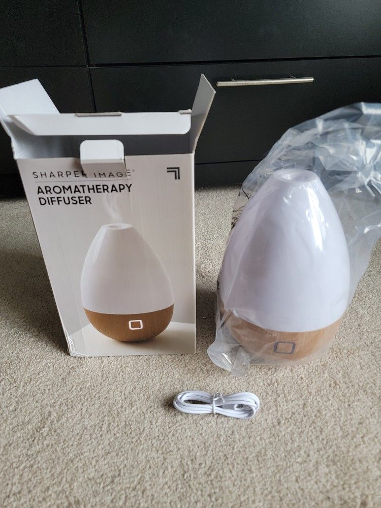 Sharper Image Ultrasonic Portable Aromatherapy Diffuser
New In Box