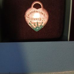 Tiffany &Co Heart Pendant With box