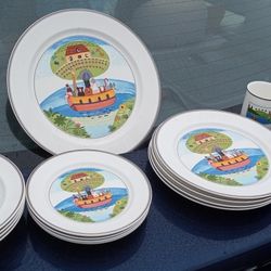 Villeroy and Boch NAIF folk art porcelain dinnerware set plates bowls etc 31 pieces