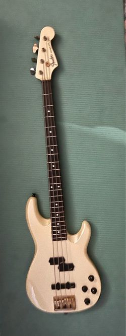 Fender P Bass Lyte - MIJ