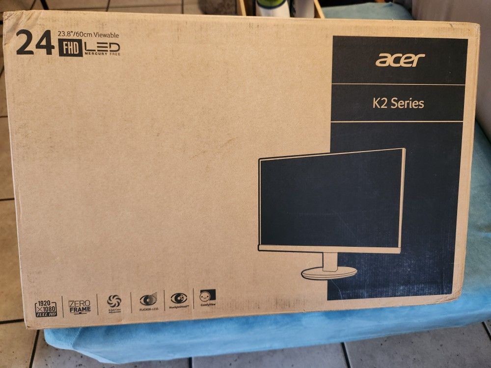 2 Monitors Acer 24 K2 Series