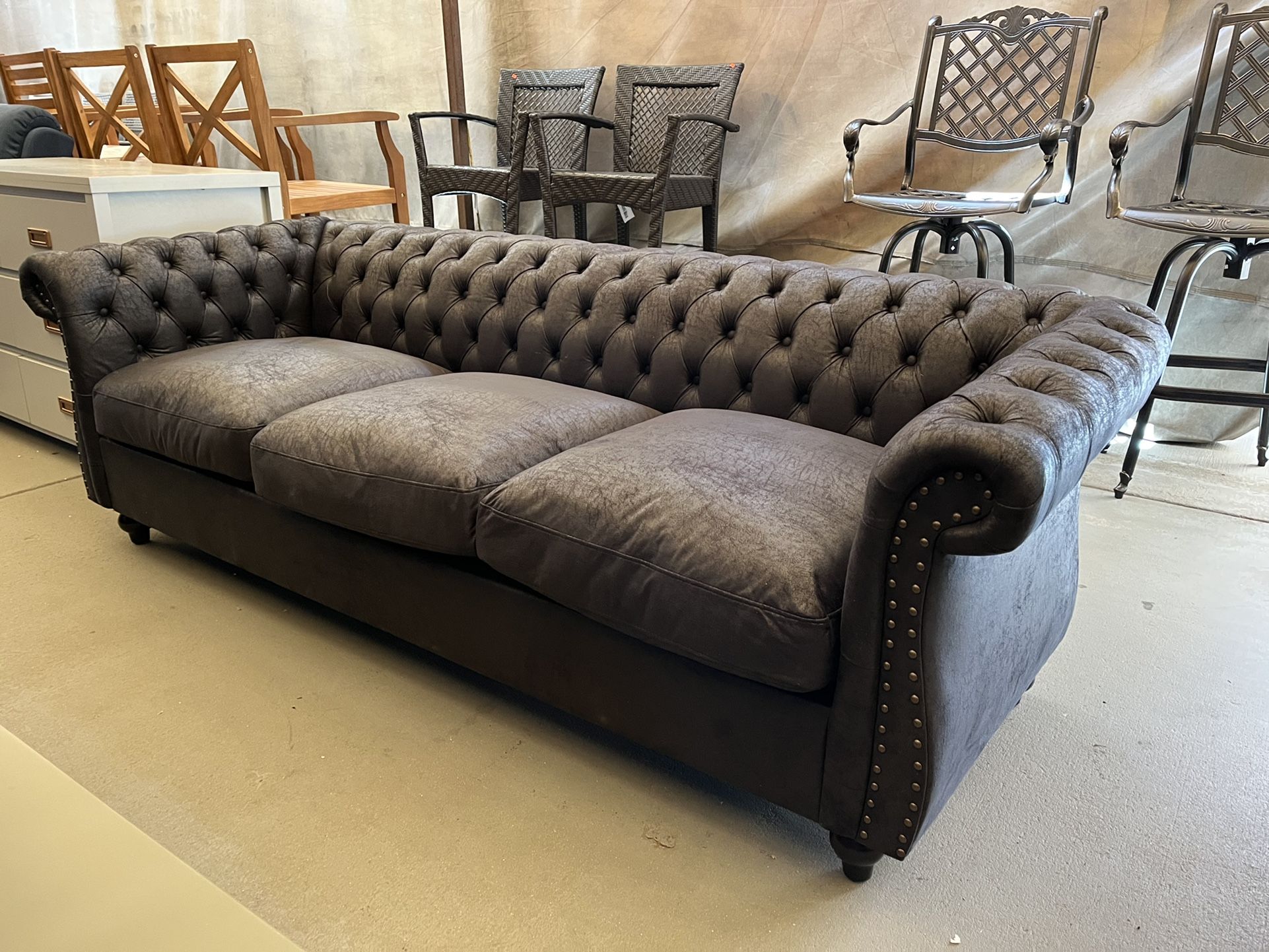 Chesterfeild 3 Seater Sofa