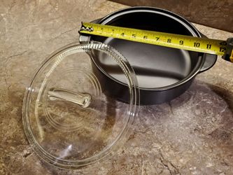 Pampered Chef RockCrok with lid. BRAND NEW