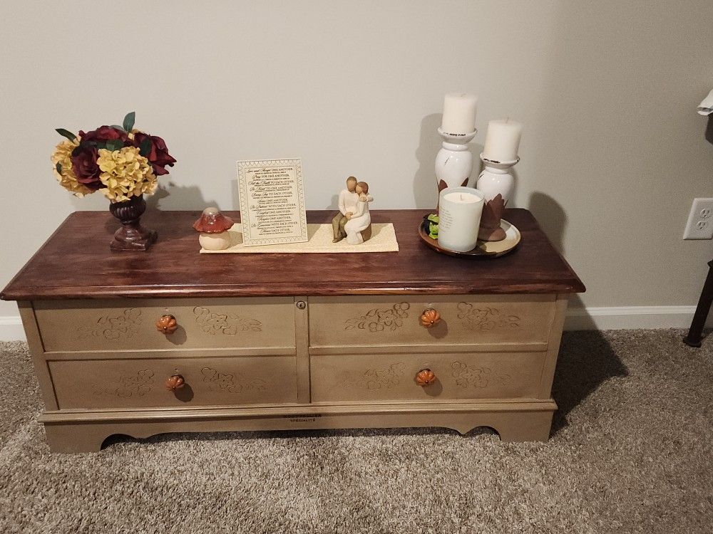 Lane cedar Chest