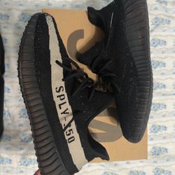 Mens Size 13 Yeezy 350 Oreo
