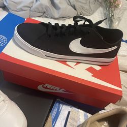 Nike Sz11