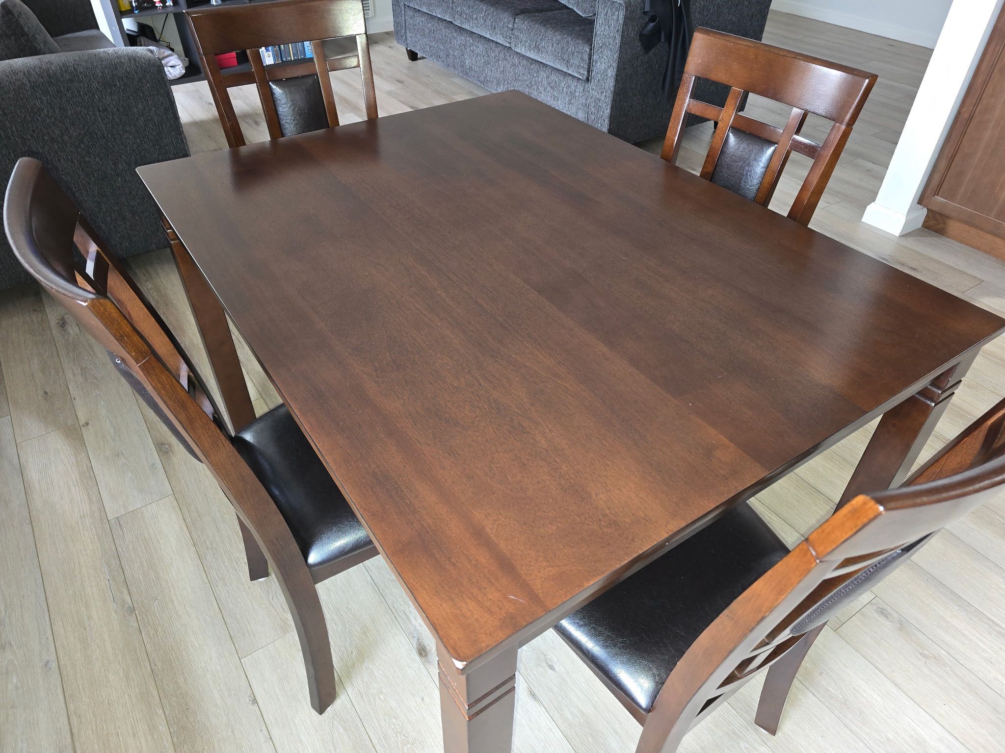 Dinning Table