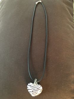 Moreno glass heart necklace