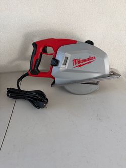 📌Milwaukee 8" Metal Cutting Saw )  👉PRECIO FIRME NO MENOS👉$295