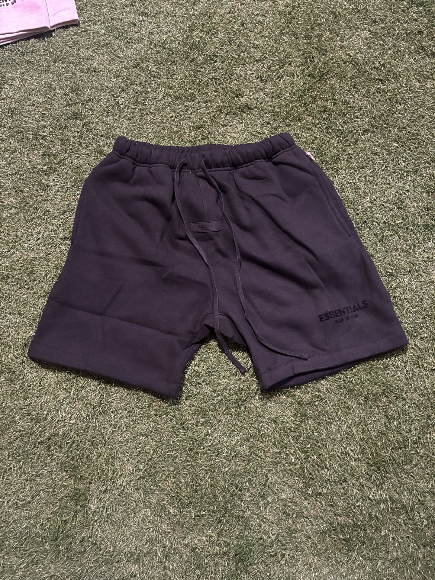Black essentials shorts