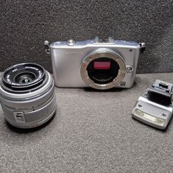 Olympus PEN Mini E-PM1 / Olympus Digital 14-42mm