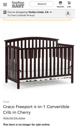 Graco baby crib + Free pack of diapers with purchase