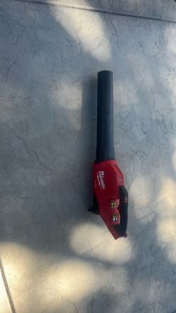 Milwaukee M 18 fuel blower