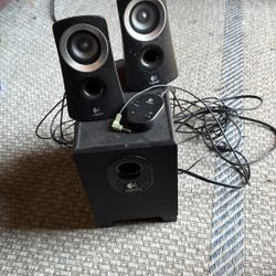 Computer Speakers And Woofer Works Perfect