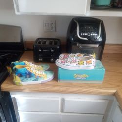  Vans Kids  Shoes Size 9 And 6.5 (SPONGEBOB Shoes)