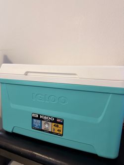 Igloo 48 Quart Ice Chest Cooler - Aqua Blue / White