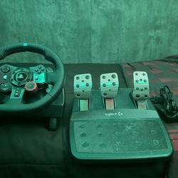 Logitech - G29 Driving Force Racing Wheel and Floor Pedals for PS5, PS4, PC, Mac - Black
