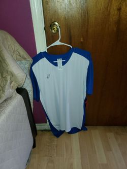 4 BRAND NEW MENS SIZE XL ACTIVE WEAR SHIRTS.