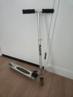 Razor scooter