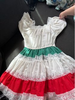 Girl Mexico dress