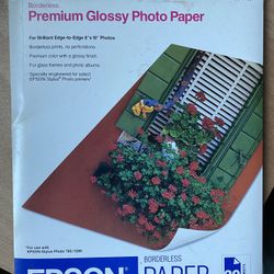 Epson Glossy Photo📸 Paper, 8" x 10", 20 Sheets/Pack (BRAND NEW)